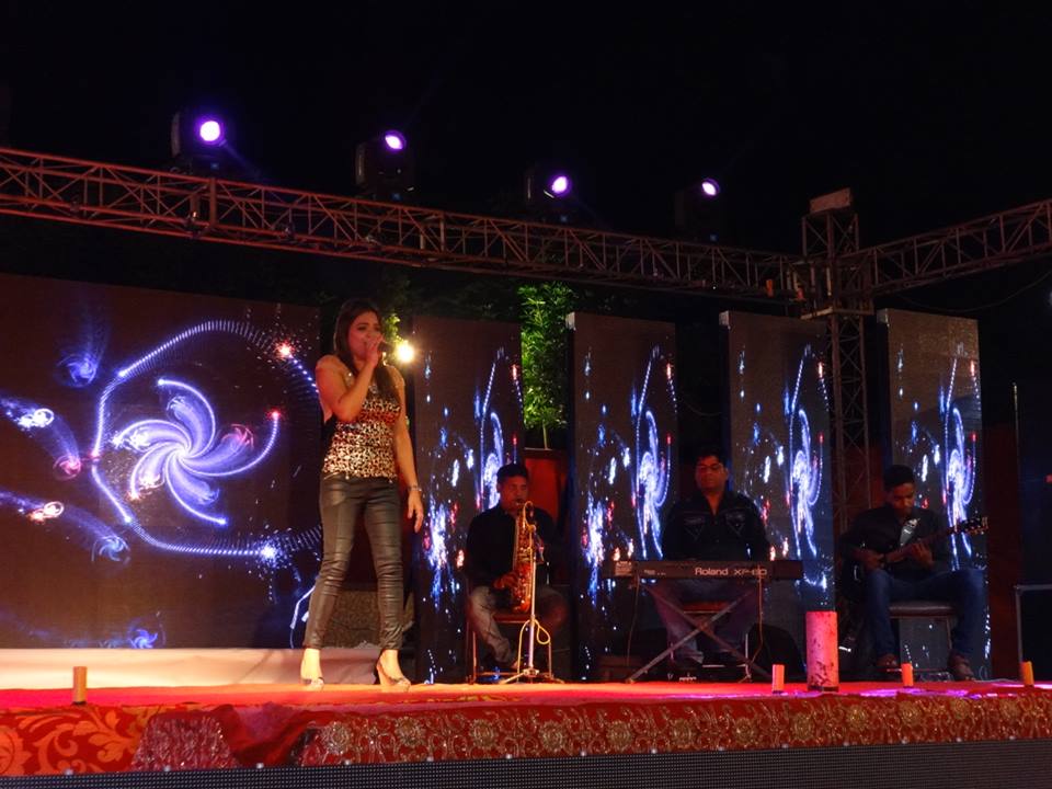 best live band with girl mumbai